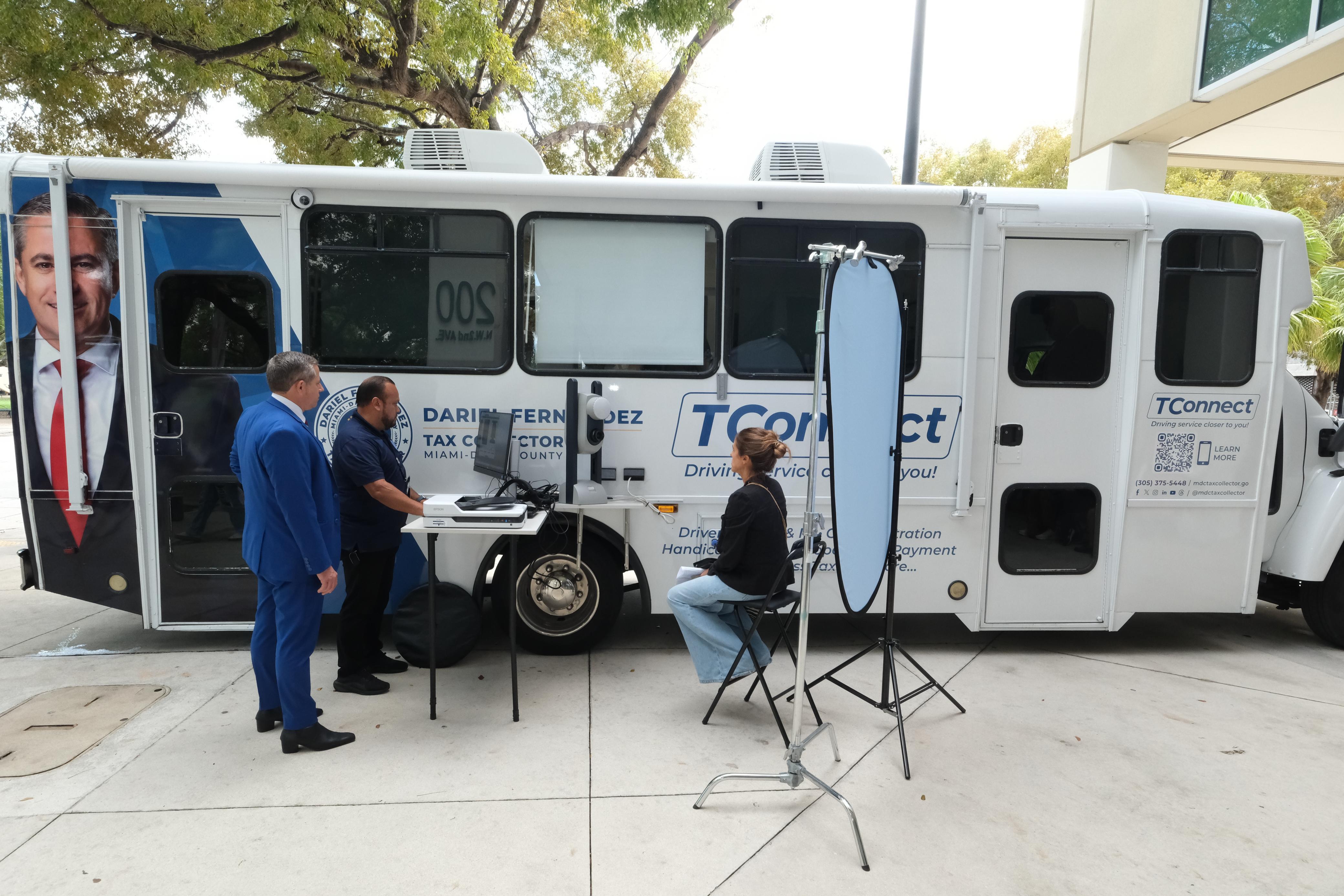 El Recaudador Dariel Fernandez Garantizó la Continuidad de los Servicios Tras la Falla Eléctrica de la Semana Pasada en la Oficina Central