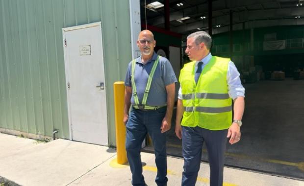 Tax Collector Dariel Fernandez Visits Farm Share and Highlights Its Impact on Families Across South Florida